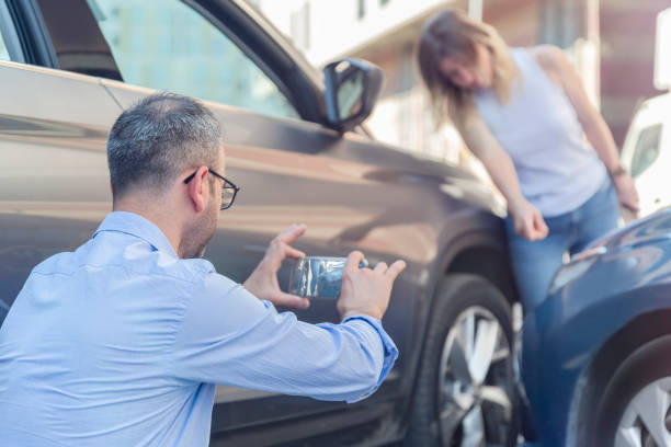 Professional Commercial Auto Insurance technician working in Oakleaf Plantation, FL
